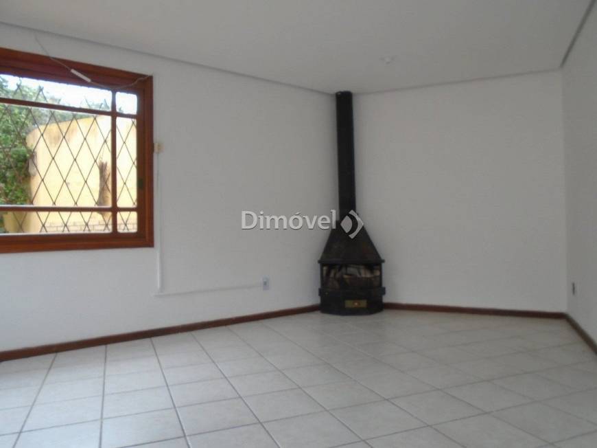 Foto 3 de Casa com 3 Quartos para alugar, 130m² em Cavalhada, Porto Alegre