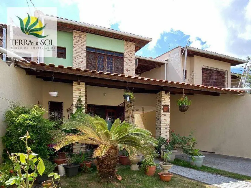 Foto 1 de Casa com 3 Quartos à venda, 200m² em Engenheiro Luciano Cavalcante, Fortaleza