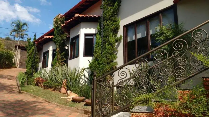 Foto 4 de Casa com 4 Quartos à venda, 480m² em São Pedro, Juiz de Fora