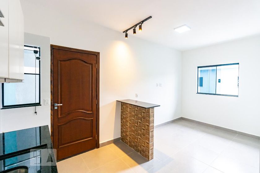 Foto 1 de Casa de Condomínio com 2 Quartos para alugar, 51m² em Vila Ema, São Paulo