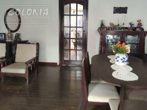 Foto 4 de Sobrado com 4 Quartos à venda, 243m² em Vila Bastos, Santo André