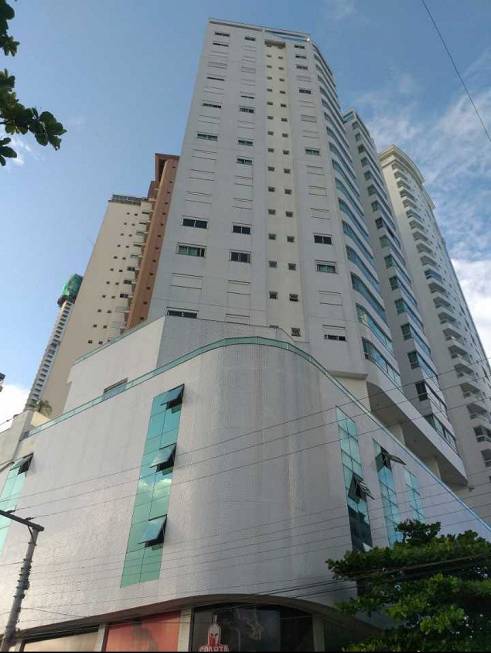 Foto 1 de Apartamento com 3 Quartos à venda, 150m² em Centro, Balneário Camboriú