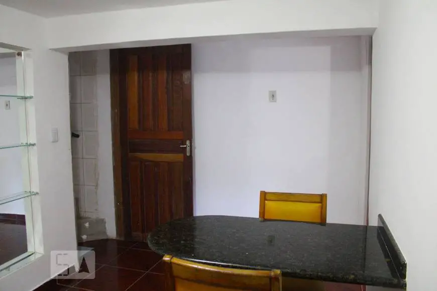 Foto 3 de Casa com 1 Quarto para alugar, 40m² em Cidade Intercap, Taboão da Serra