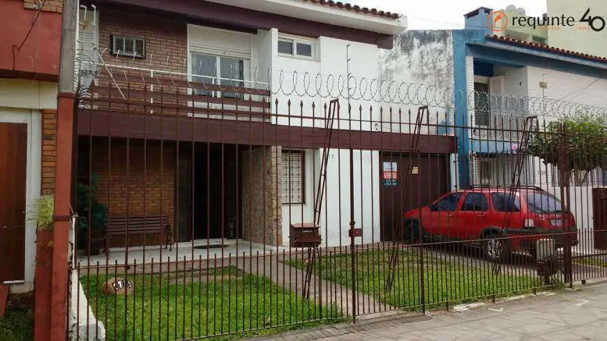 Foto 2 de Casa com 3 Quartos à venda, 576m² em Centro, Pelotas