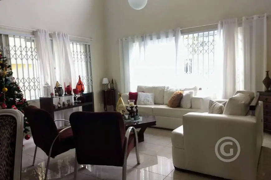 Foto 3 de Casa com 3 Quartos à venda, 271m² em Córrego Grande, Florianópolis