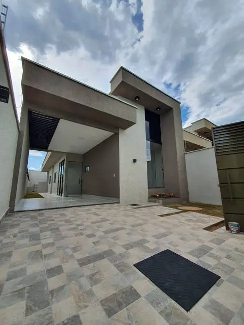 Foto 1 de Casa com 3 Quartos à venda, 119m² em Parque das Flores, Goiânia