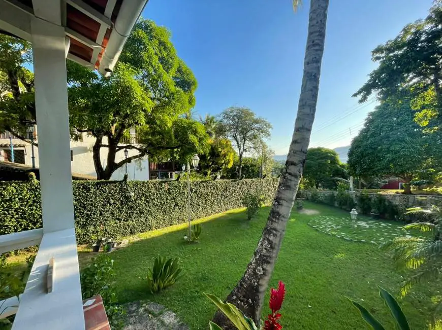 Foto 3 de Casa com 4 Quartos para alugar, 249m² em Saco do Indaia, Ilhabela