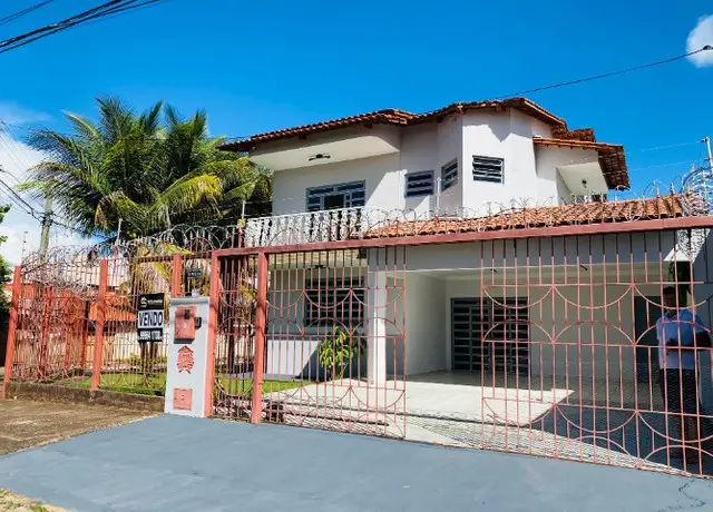Foto 1 de Casa com 5 Quartos à venda, 301m² em Parque das Flores, Goiânia