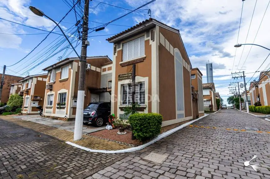 Foto 1 de Casa de Condomínio com 2 Quartos à venda, 73m² em Jardim Itú Sabará, Porto Alegre