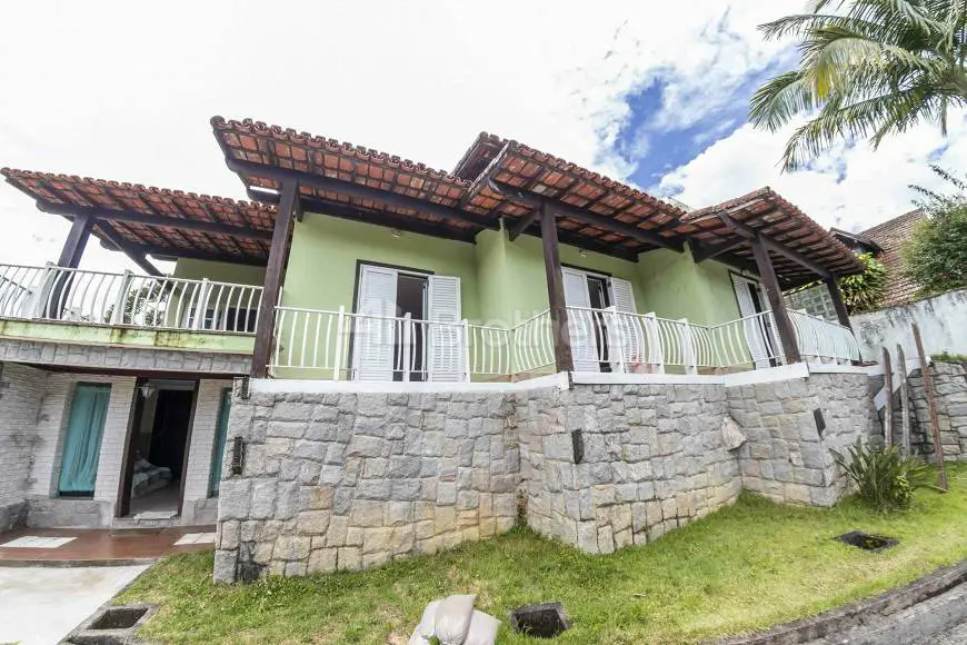 Foto 1 de Casa de Condomínio com 5 Quartos à venda, 500m² em Carlos Guinle, Teresópolis