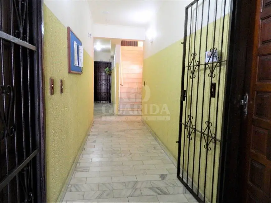 Foto 2 de Apartamento com 1 Quarto à venda, 50m² em Medianeira, Porto Alegre