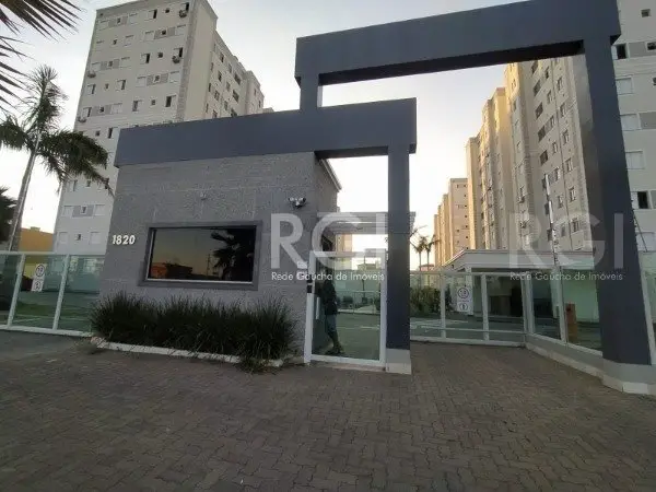 Foto 2 de Apartamento com 2 Quartos à venda, 44m² em Humaitá, Porto Alegre