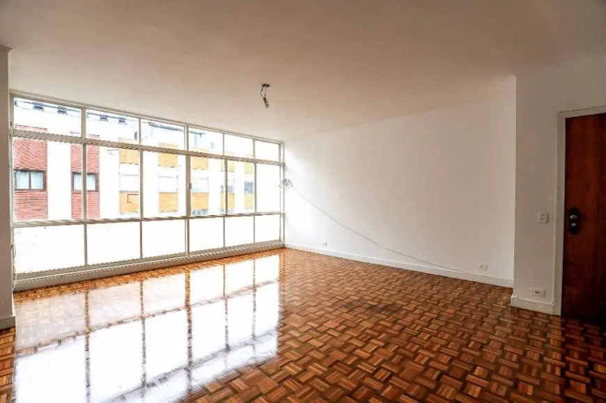 Foto 1 de Apartamento com 3 Quartos para alugar, 168m² em Jardim América, São Paulo
