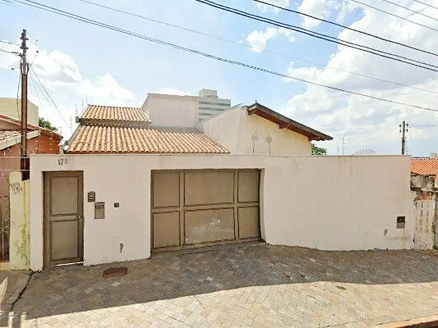 Foto 1 de Casa com 3 Quartos à venda, 269m² em Nossa Senhora da Abadia, Uberaba