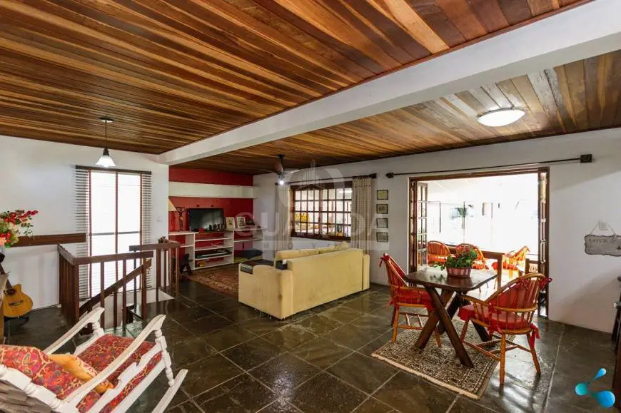 Foto 4 de Casa com 3 Quartos à venda, 400m² em Passo da Areia, Porto Alegre