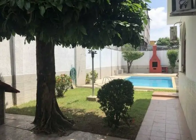 Foto 1 de Casa com 5 Quartos à venda, 110m² em Dom Pedro I, Manaus