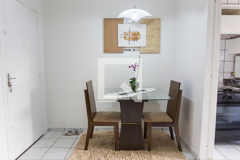 Foto 5 de Apartamento com 3 Quartos para alugar, 60m² em Cazeca, Uberlândia