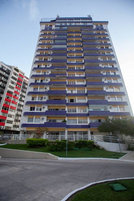 Foto 1 de Apartamento com 4 Quartos à venda, 189m² em Farol, Maceió
