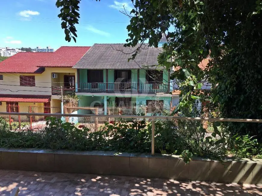 Foto 1 de Casa com 3 Quartos à venda, 289m² em Jardim Itú Sabará, Porto Alegre