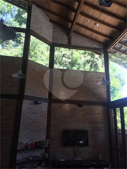 Foto 1 de Casa de Condomínio com 4 Quartos para alugar, 400m² em Cumbari, Mairiporã