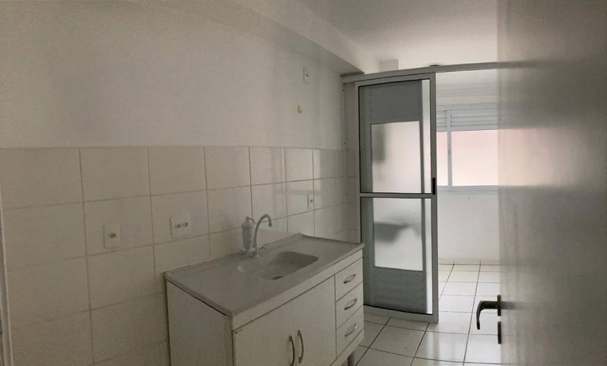 Foto 2 de Apartamento com 2 Quartos à venda, 52m² em Itaquera, São Paulo