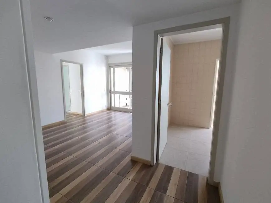 Foto 2 de Apartamento com 2 Quartos para alugar, 80m² em Santa Cecília, Porto Alegre