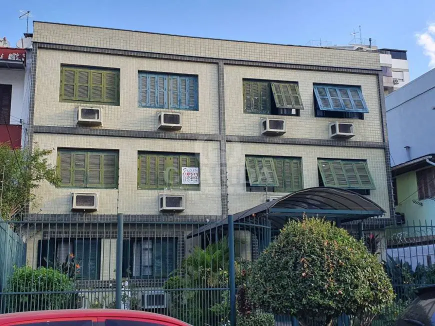 Foto 1 de Apartamento com 3 Quartos à venda, 42m² em Menino Deus, Porto Alegre