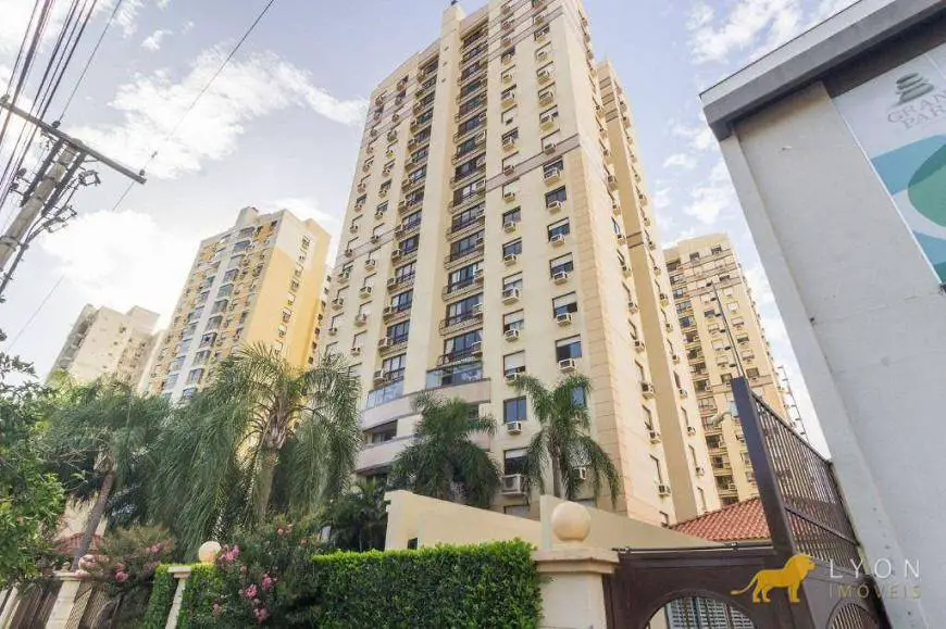 Foto 1 de Apartamento com 3 Quartos para alugar, 90m² em Passo D areia, Porto Alegre