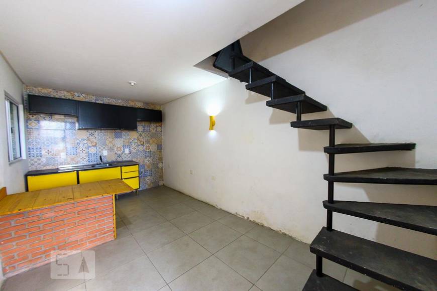 Foto 1 de Casa com 2 Quartos para alugar, 54m² em Vila Augusta, Guarulhos