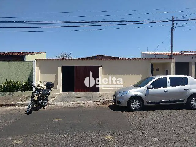 Foto 1 de Casa com 3 Quartos para alugar, 120m² em Custódio Pereira, Uberlândia