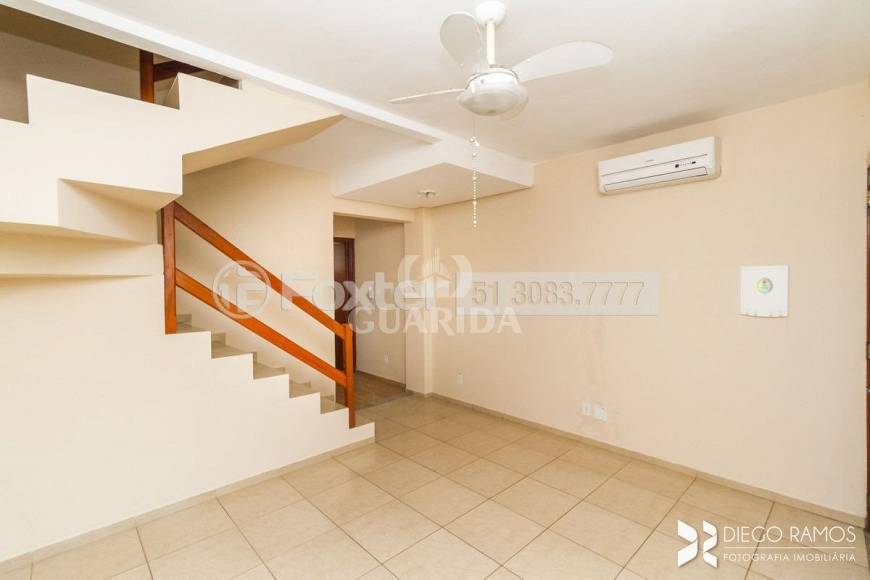 Foto 1 de Casa de Condomínio com 2 Quartos à venda, 75m² em Ipanema, Porto Alegre