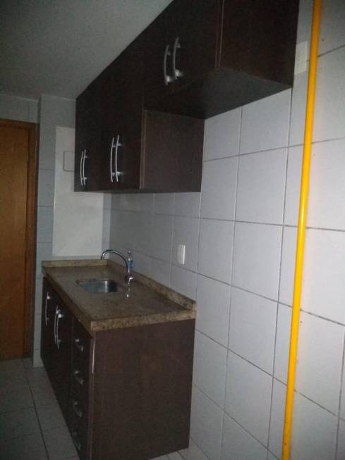 Foto 3 de Apartamento com 3 Quartos para alugar, 75m² em Encruzilhada, Recife