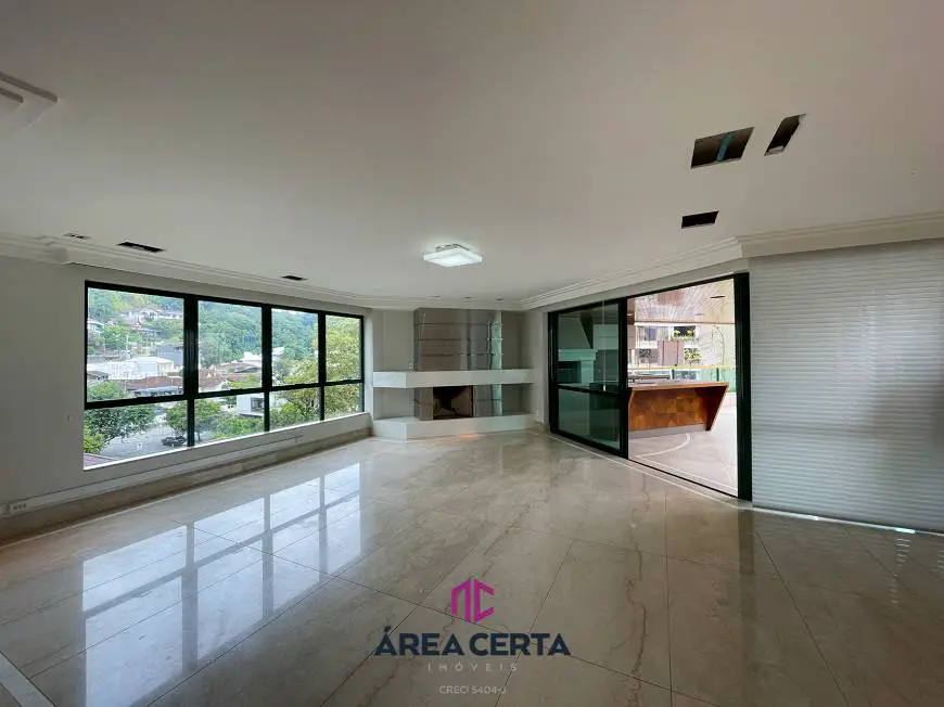 Foto 1 de Apartamento com 3 Quartos à venda, 236m² em Jardim Blumenau, Blumenau