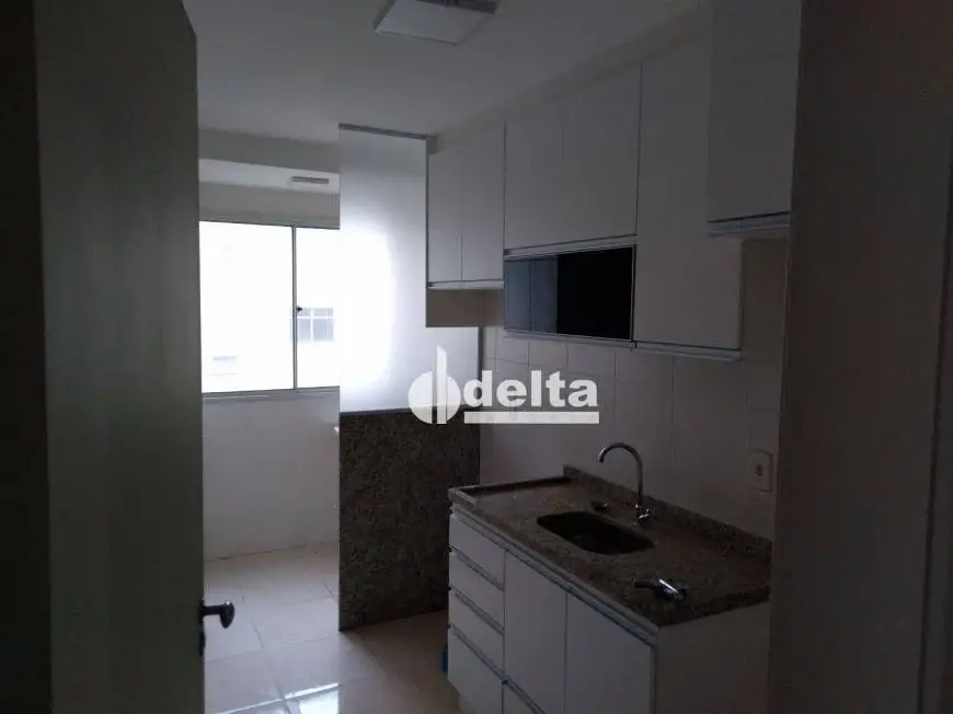 Foto 1 de Apartamento com 3 Quartos para alugar, 70m² em Santa Mônica, Uberlândia
