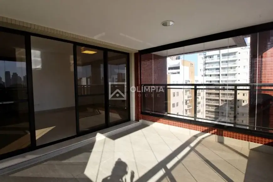 Foto 4 de Apartamento com 4 Quartos para alugar, 208m² em Vila Mariana, São Paulo