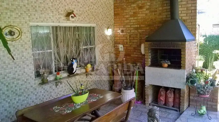Foto 5 de Casa com 1 Quarto à venda, 125m² em Agronomia, Porto Alegre