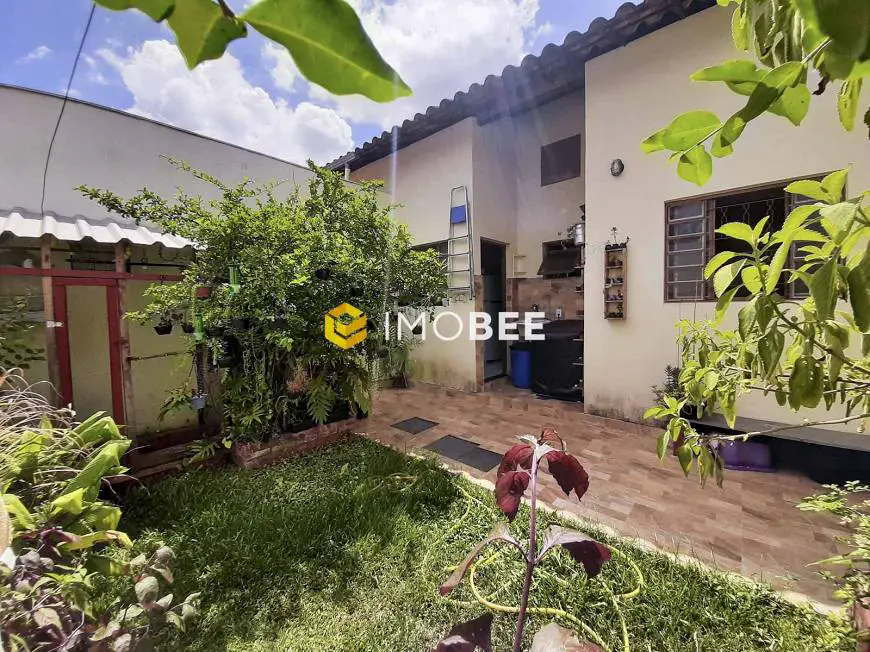 Foto 1 de Casa com 2 Quartos à venda, 80m² em Santa Branca, Belo Horizonte