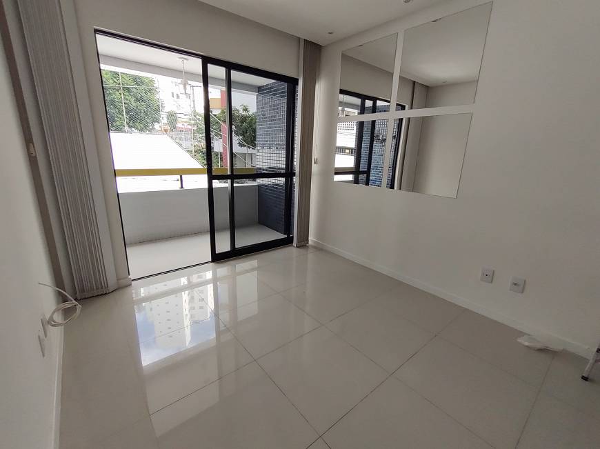 Foto 2 de Apartamento com 1 Quarto para alugar, 45m² em Candeal, Salvador