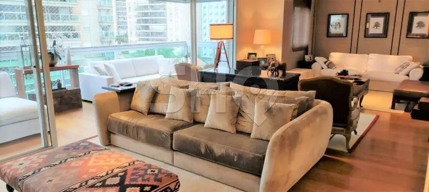 Foto 1 de Apartamento com 3 Quartos para alugar, 186m² em Brooklin, São Paulo