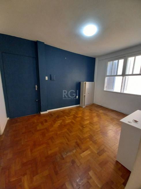 Foto 2 de Apartamento com 3 Quartos à venda, 77m² em Petrópolis, Porto Alegre