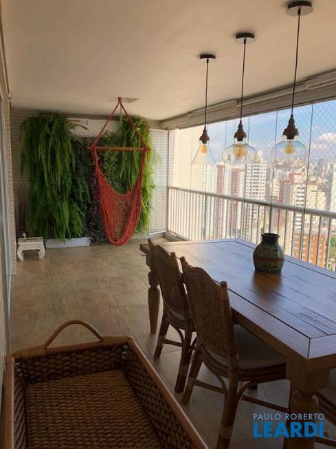 Foto 1 de Apartamento com 3 Quartos para venda ou aluguel, 137m² em Saúde, São Paulo