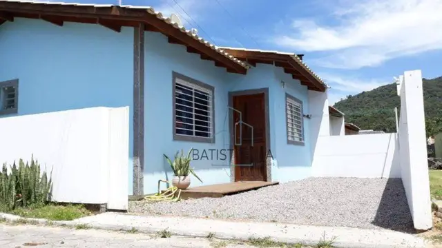 Foto 1 de Casa com 2 Quartos à venda, 56m² em São João do Rio Vermelho, Florianópolis