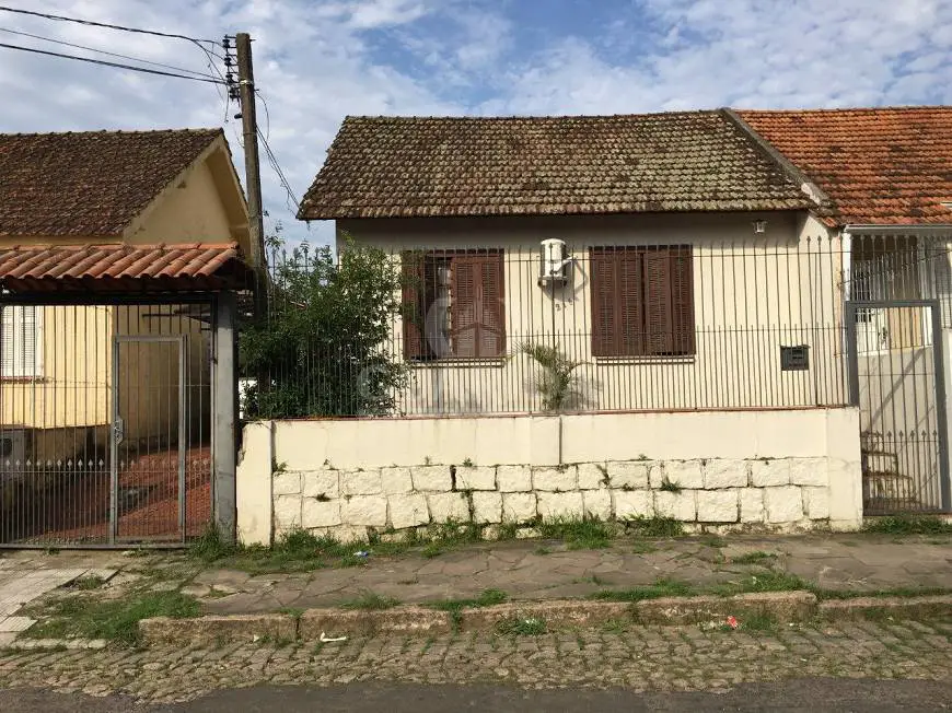 Foto 1 de Casa com 3 Quartos à venda, 102m² em Vila João Pessoa, Porto Alegre