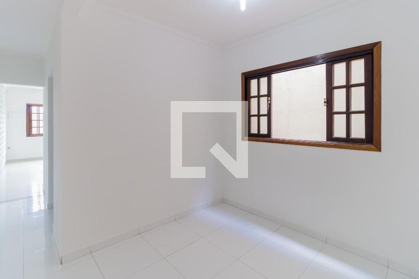 Foto 5 de Casa com 4 Quartos para alugar, 200m² em Vila Ré, São Paulo