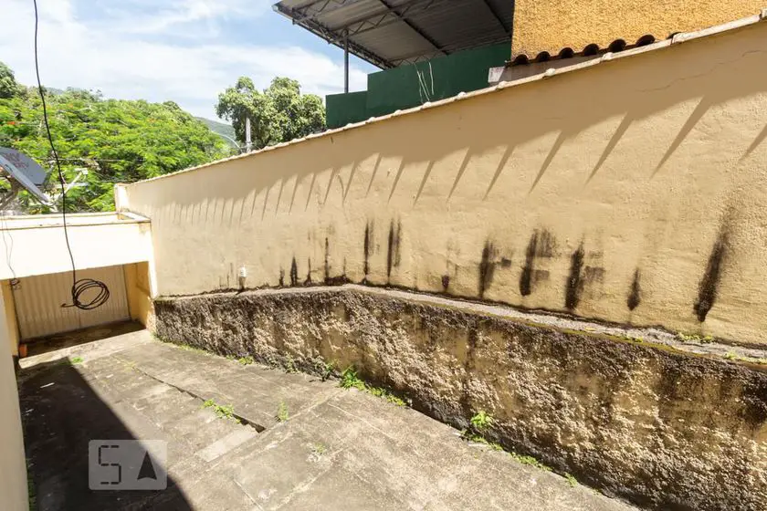 Foto 5 de Casa de Condomínio com 3 Quartos para alugar, 120m² em  Vila Valqueire, Rio de Janeiro