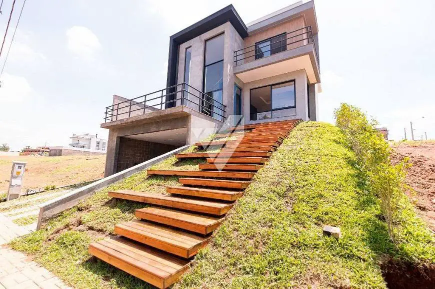 Foto 1 de Casa de Condomínio com 4 Quartos à venda, 260m² em Centro, Gravataí