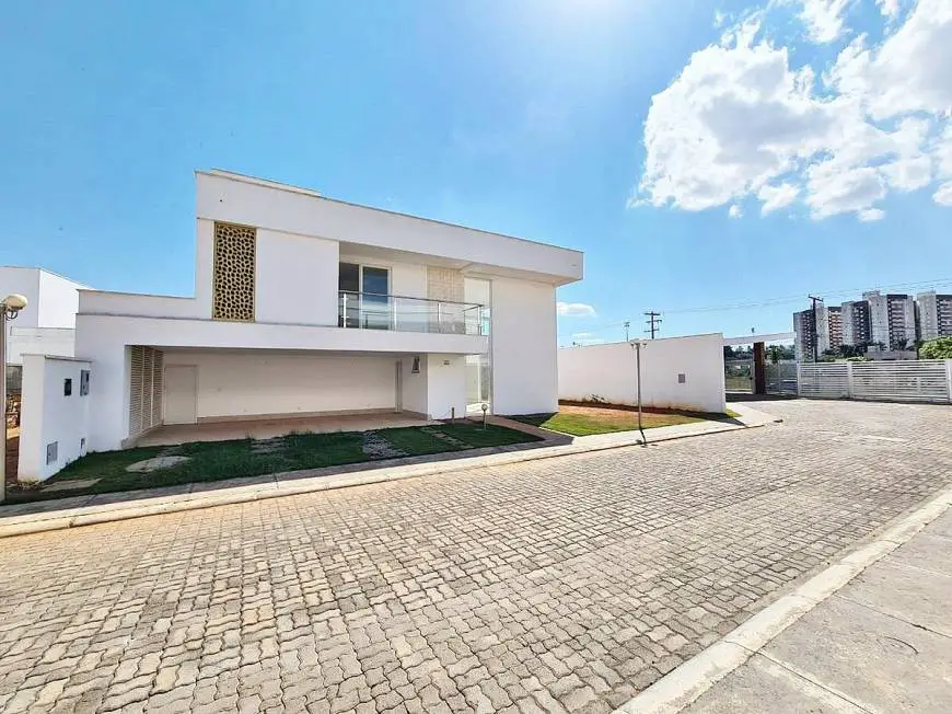 Foto 2 de Casa de Condomínio com 4 Quartos à venda, 231m² em Santa Genoveva, Goiânia