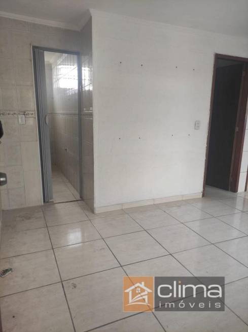 Foto 2 de Apartamento com 2 Quartos à venda, 47m² em Cohab 5, Carapicuíba