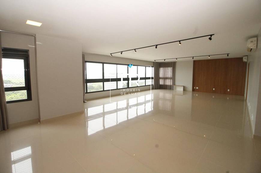 Foto 1 de Apartamento com 3 Quartos à venda, 270m² em Jardim Karaíba, Uberlândia