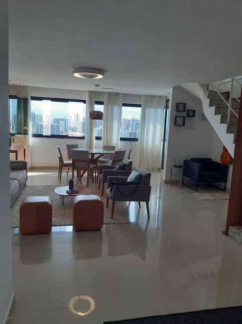 Foto 1 de Apartamento com 4 Quartos à venda, 220m² em Caminho Das Árvores, Salvador